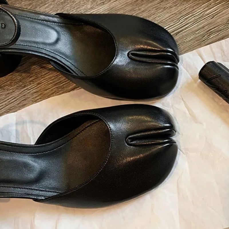Sapato Tabi Mary Jane detalhe ponta