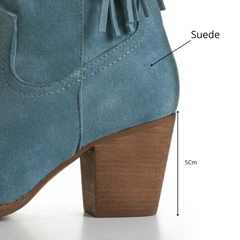 Bota_Feminina_Texana_Azul_Bebel Detalhe do salto com medidas do salto e material suede da bota