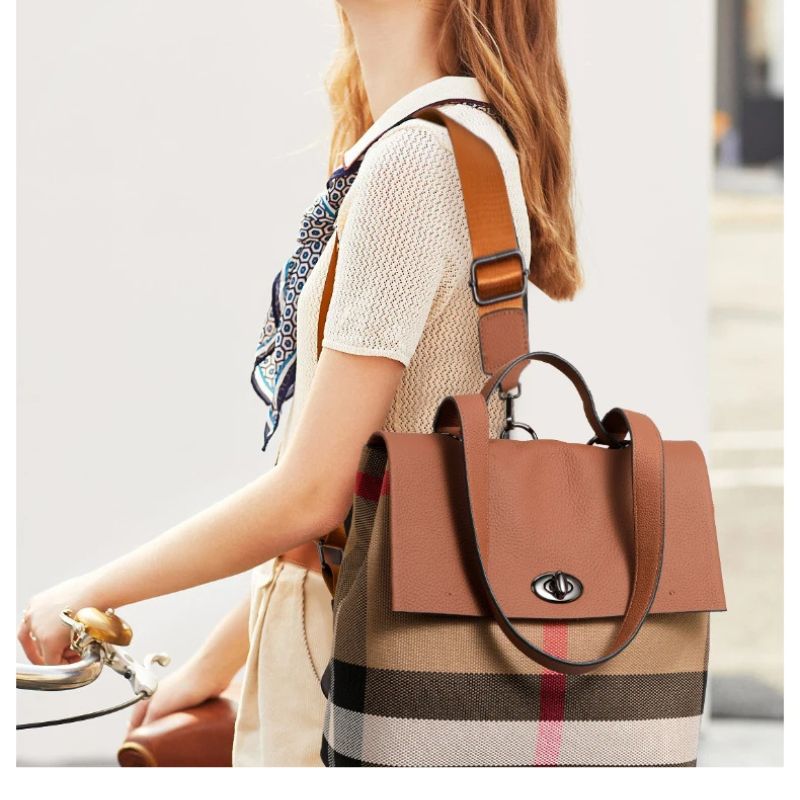 Mochila Feminina Xadrez - Couro Premium