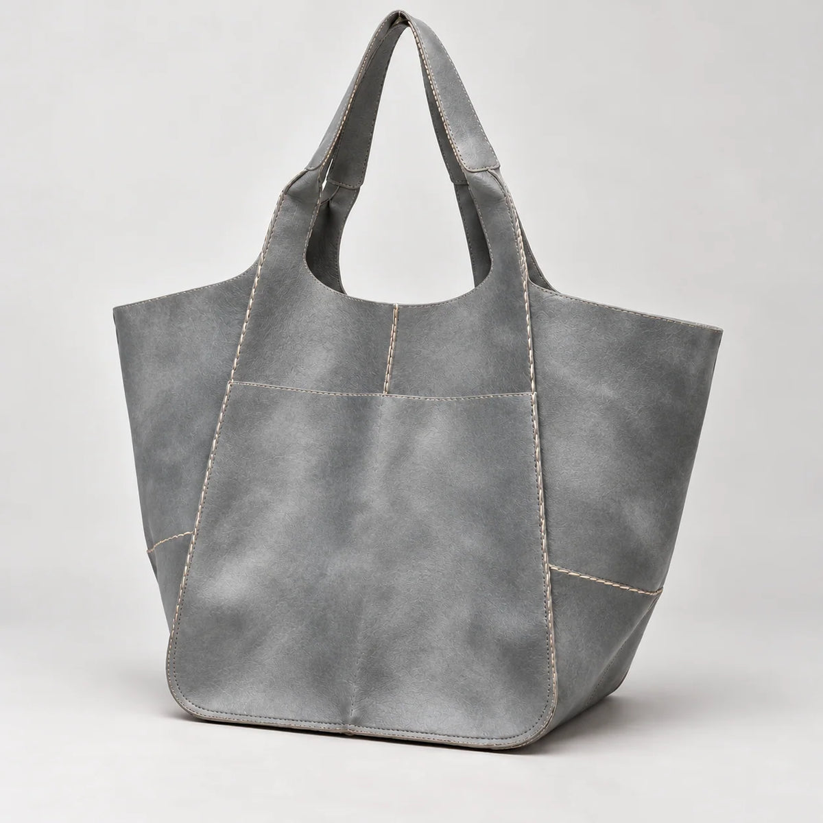 Bolsa shopper cinza Renata em ângulo complementar mostrando bolso e lateral