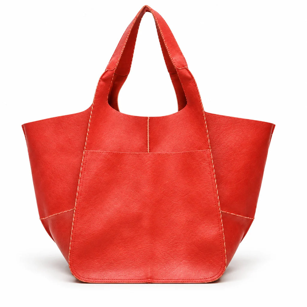 Maxi bolsa shopper feminina vermelha Renata com alças largas e bolso frontal em fundo branco