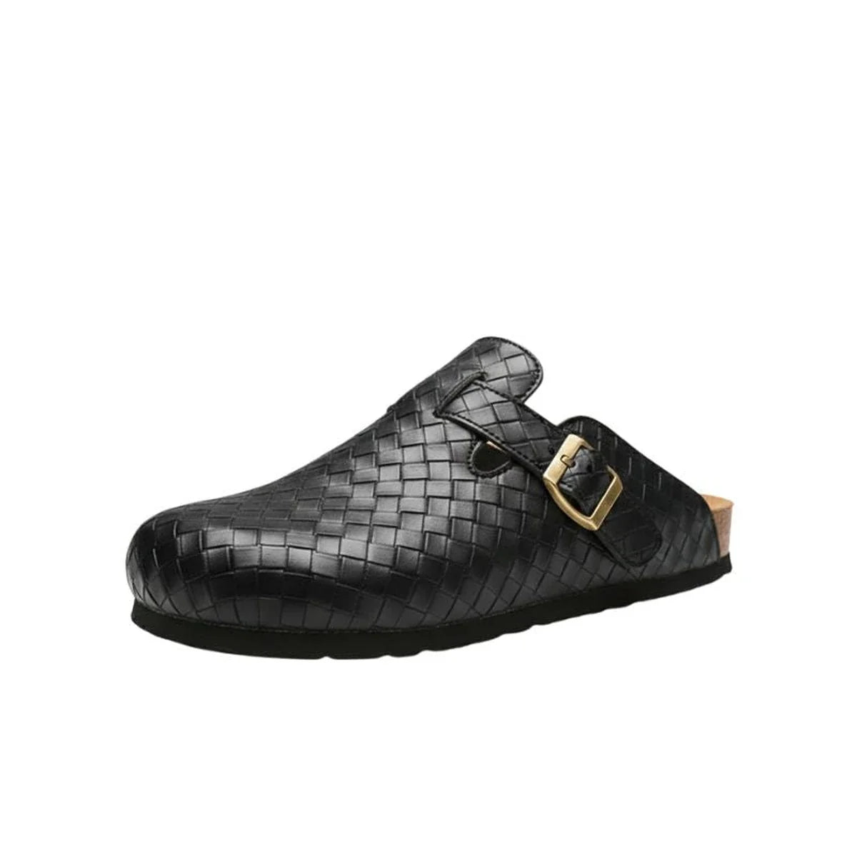 Mule feminino preto tressê com fivela em fundo branco