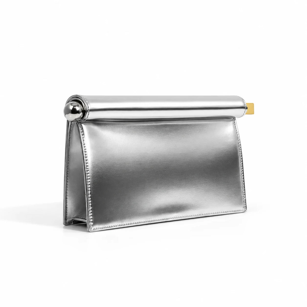 Bolsa Clutch Feminina Prata Metalizada Lumière em fundo branco