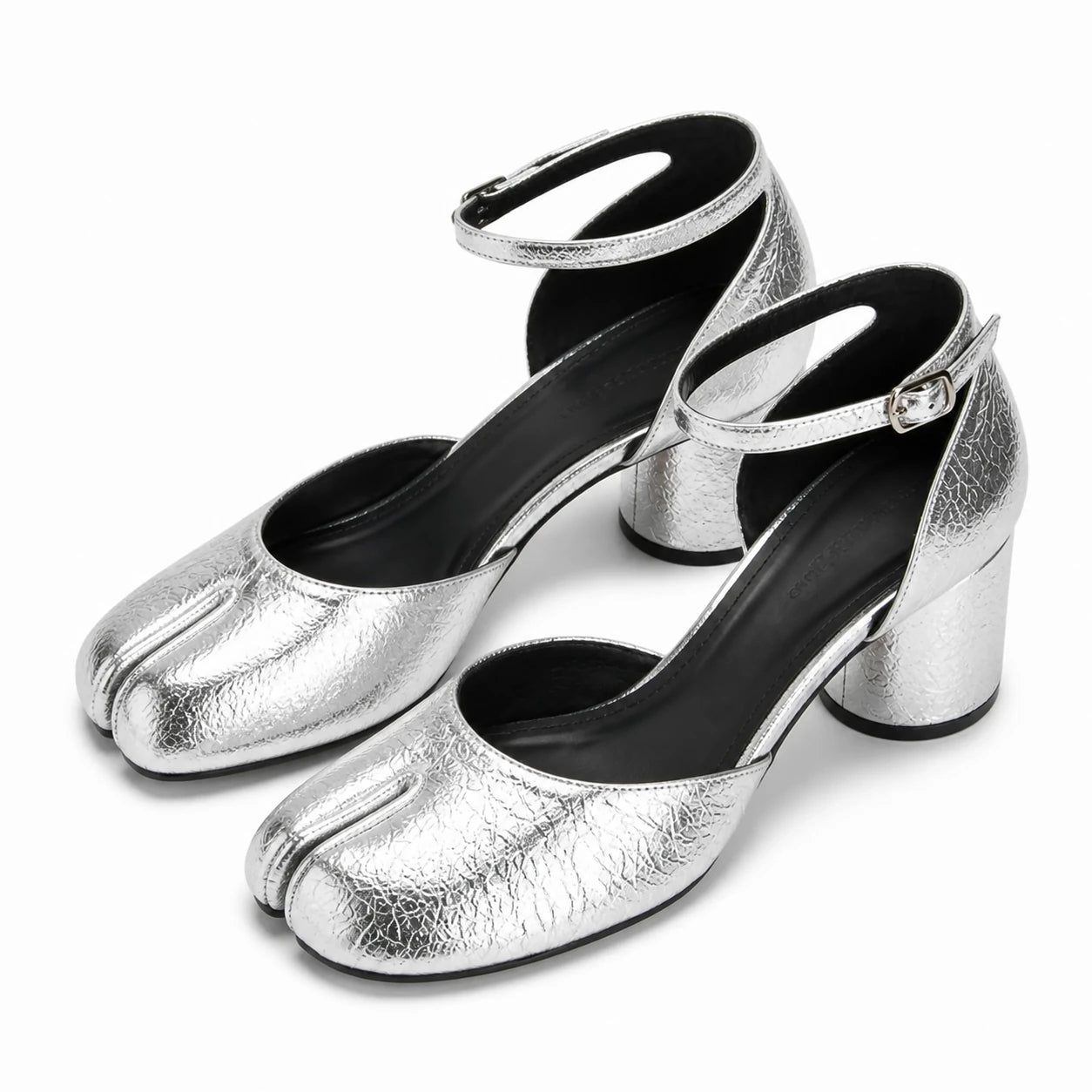 Par de Sapatos Tabi femininos Prata Naomi em vista superior